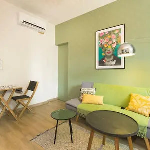 Appartement Mini Maison Ancienne Rénovée +parking, Avignon